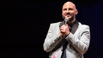 Image "Ajde reci R" - Stand up comedy show by Aleks Curać Šarić