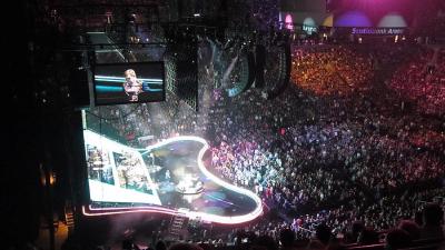 Image ELTON JOHN - Farewell Yellow Brick Road