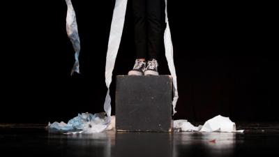 Image Kroz trnoružičaste naočale