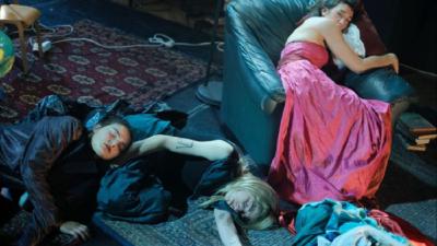 Image N. Kopeč: TRI SESTRE FAKE